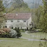 Amalurra Ecohotel & Retreat Center Hotel Laiseca