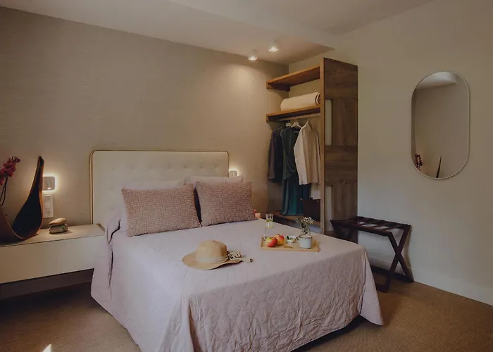 Amalurra Ecohotel & Retreat Center * Laiseca